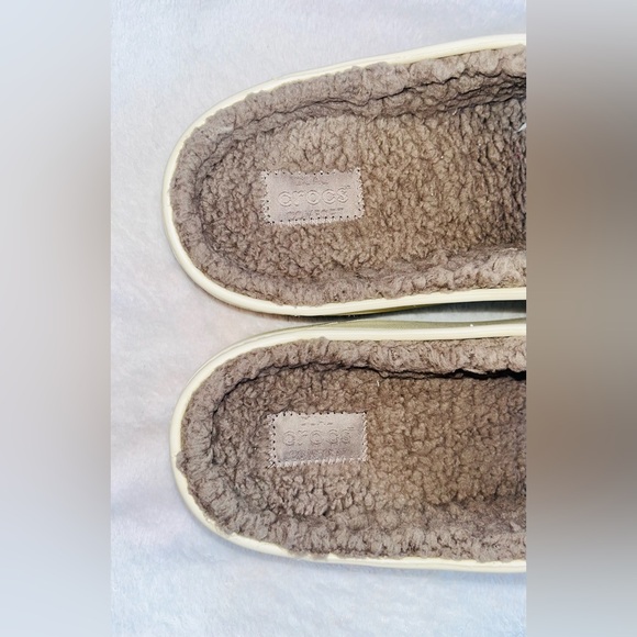 CROCS Classic Cozzzy Sandals Fur Lined sz 12 NWT! - Picture 3 of 7